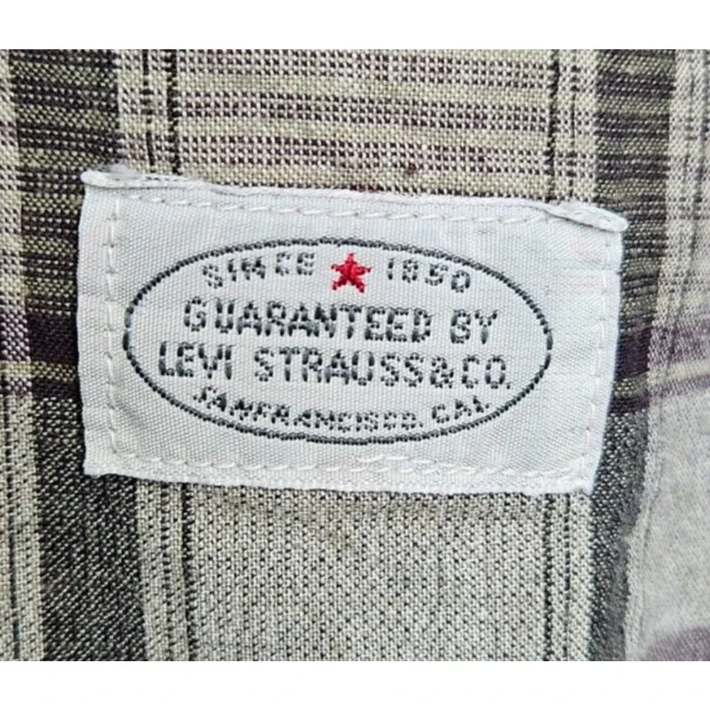 Vintage Levi's Mens Shirt Small Gray Plaid Short Sleeve Half Button‎ Front Retro
